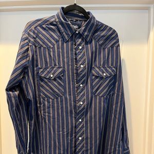 Men’s vintage Wrangler pearl snap button down